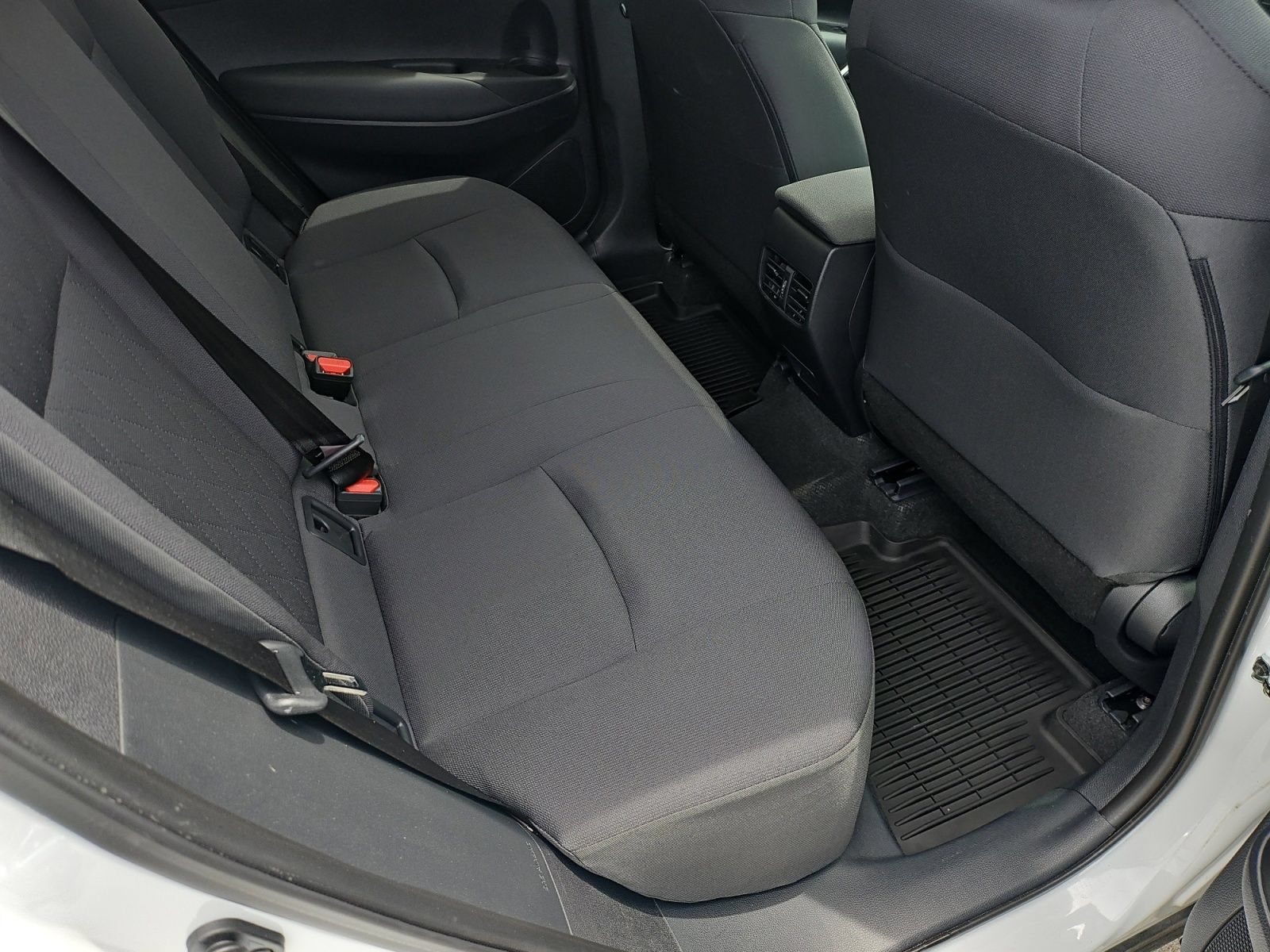 Used 2024 Toyota Corolla Cross LE w/ Moonroof Package FWD image 32
