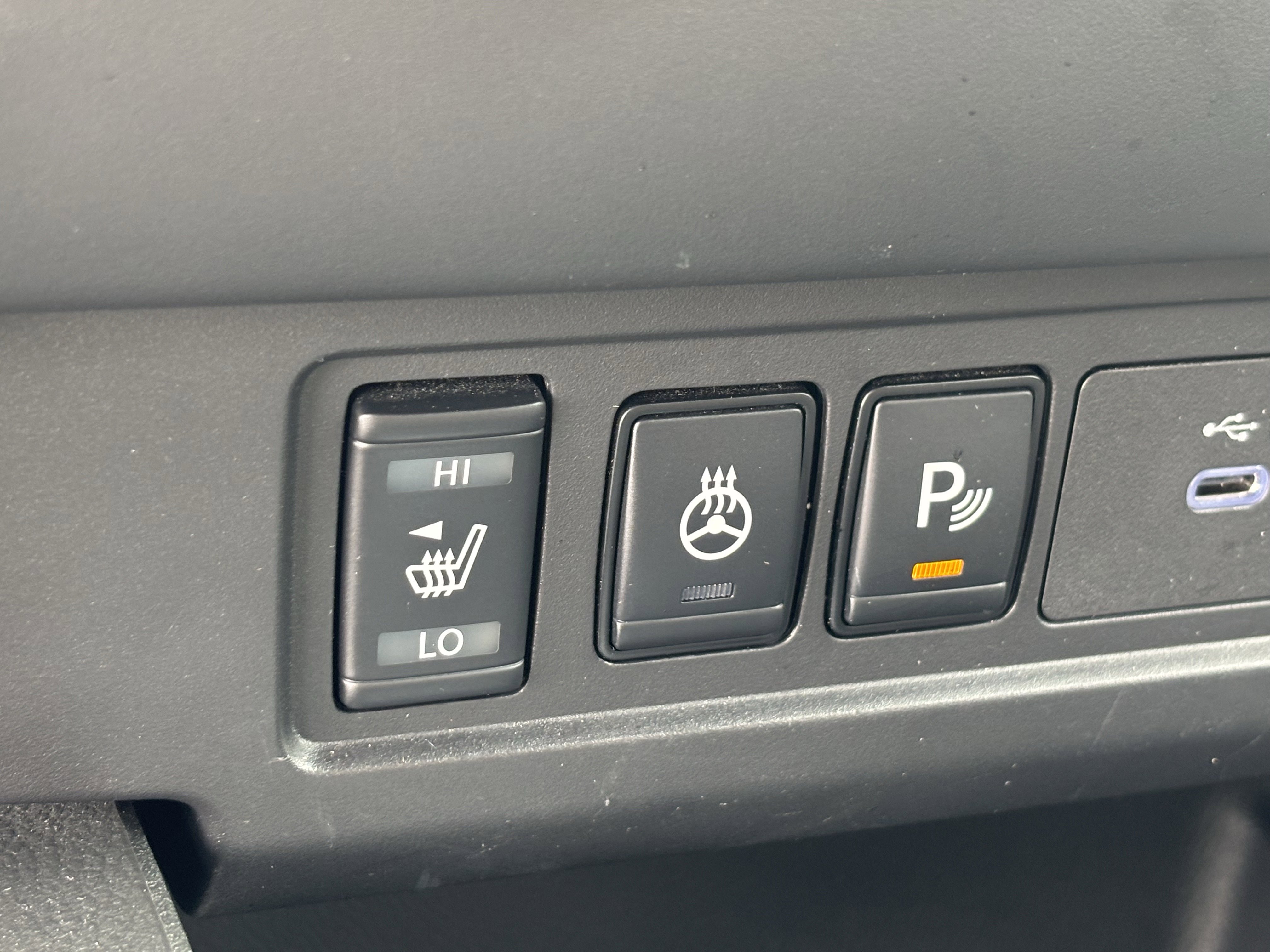 Used 2024 Nissan Frontier SV w/ SV Convenience Package RWD image 23