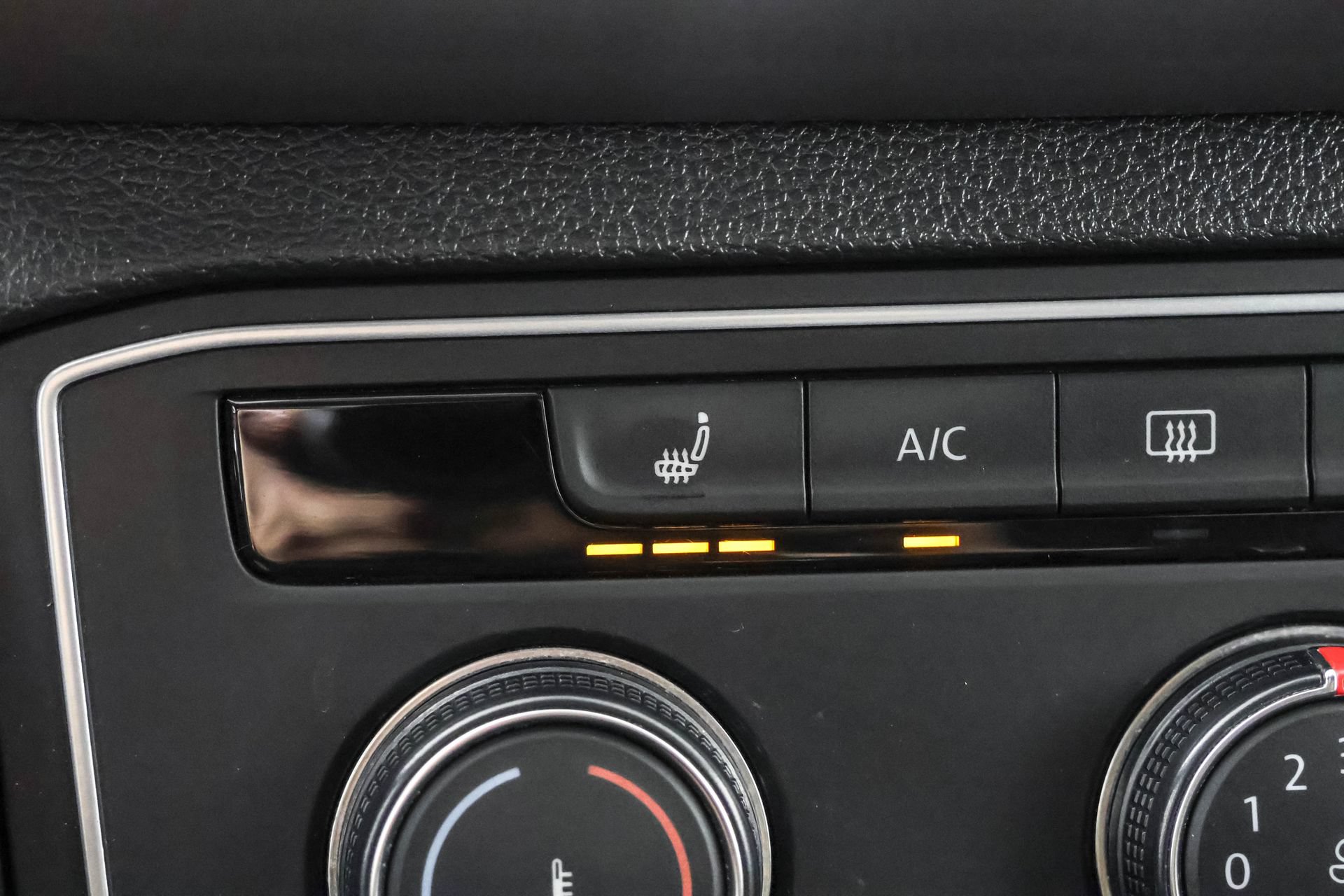 Used 2018 Volkswagen Atlas SE AWD/4WD image 30
