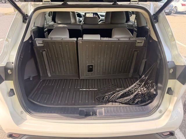 Used 2023 Toyota Highlander XLE image 22