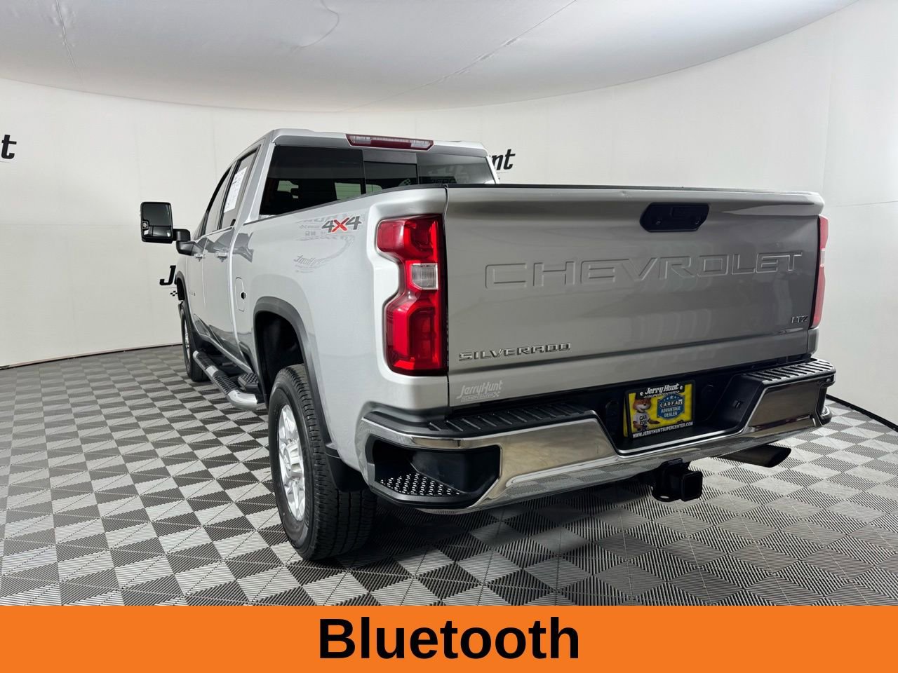 Used 2020 Chevrolet Silverado 2500 LTZ w/ LTZ Convenience Package image 8