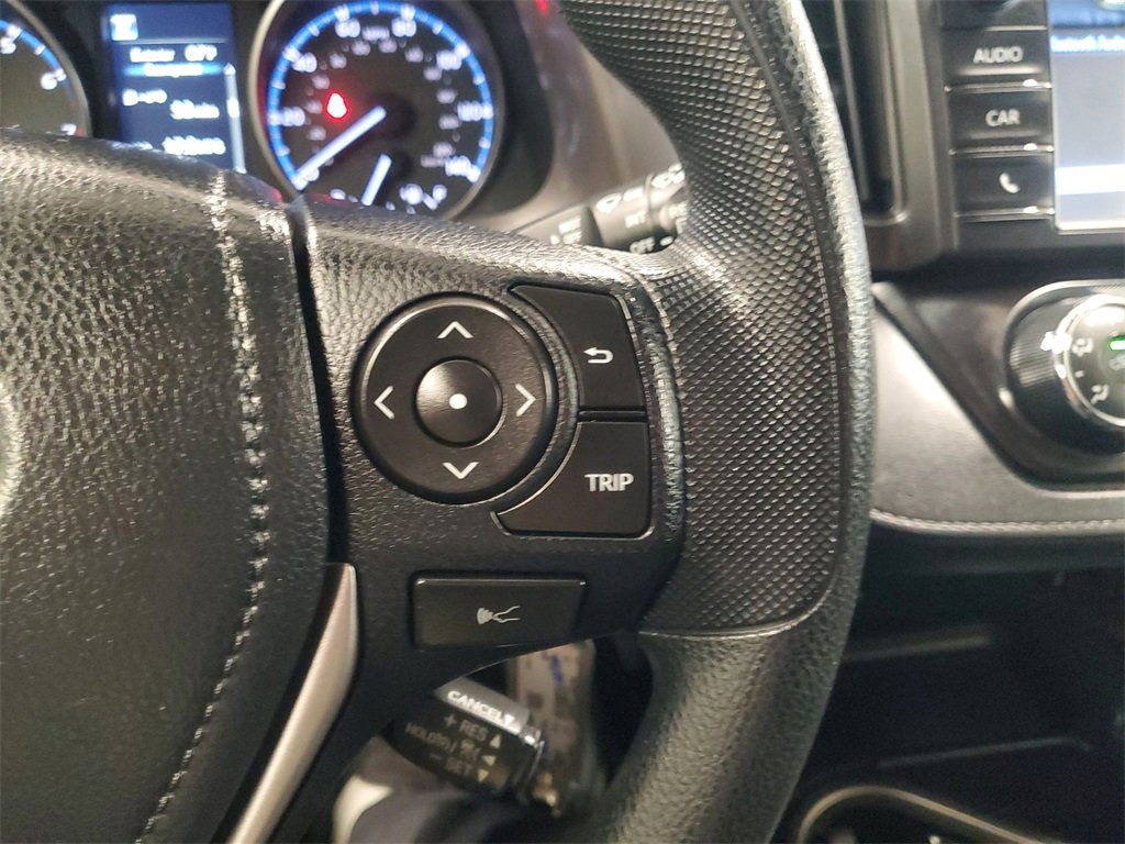 Used 2018 Toyota RAV4 LE image 21