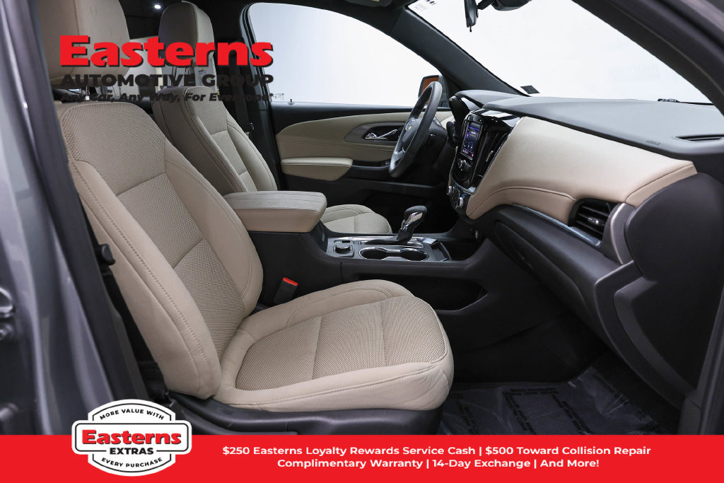 Used 2023 Chevrolet Traverse LS FWD image 24