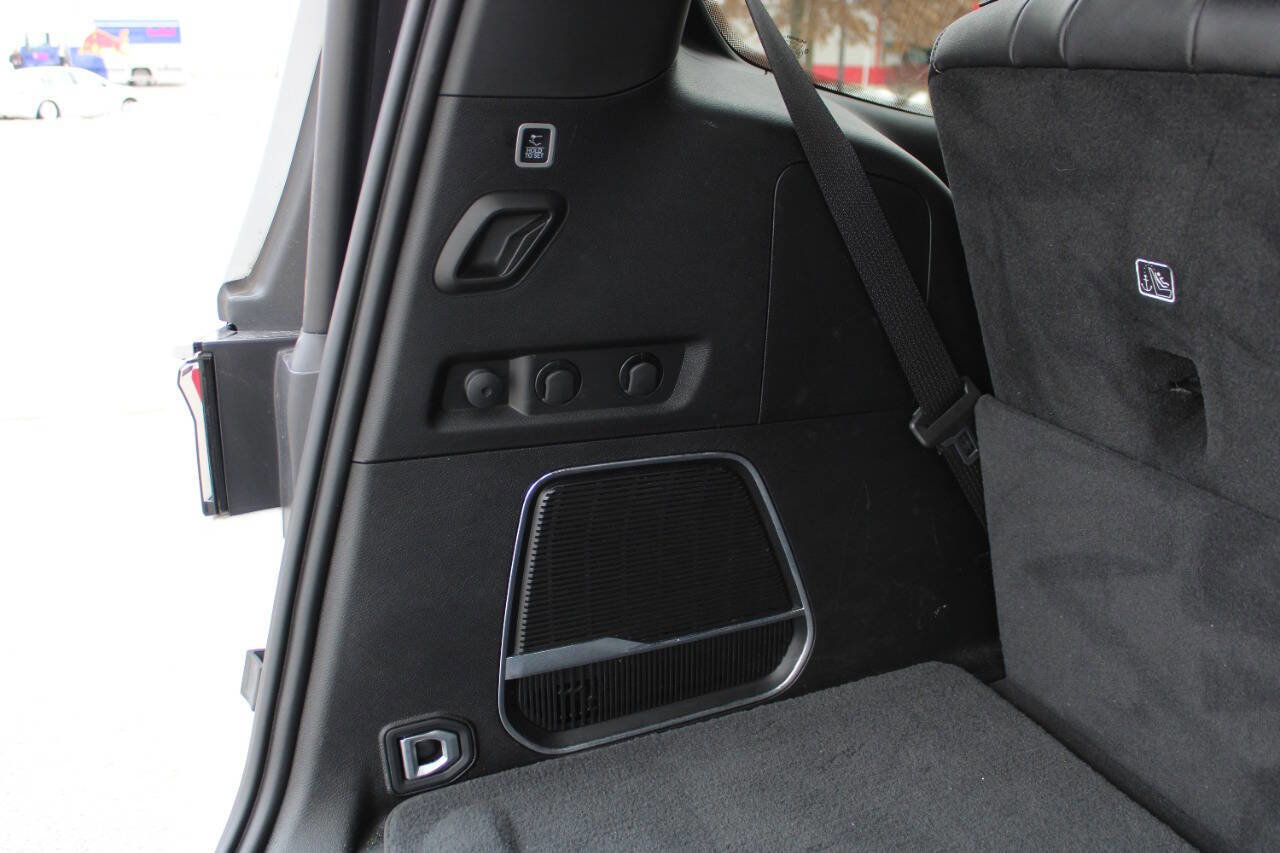 Used 2022 Jeep Wagoneer Series III w/ Premium Group I image 46