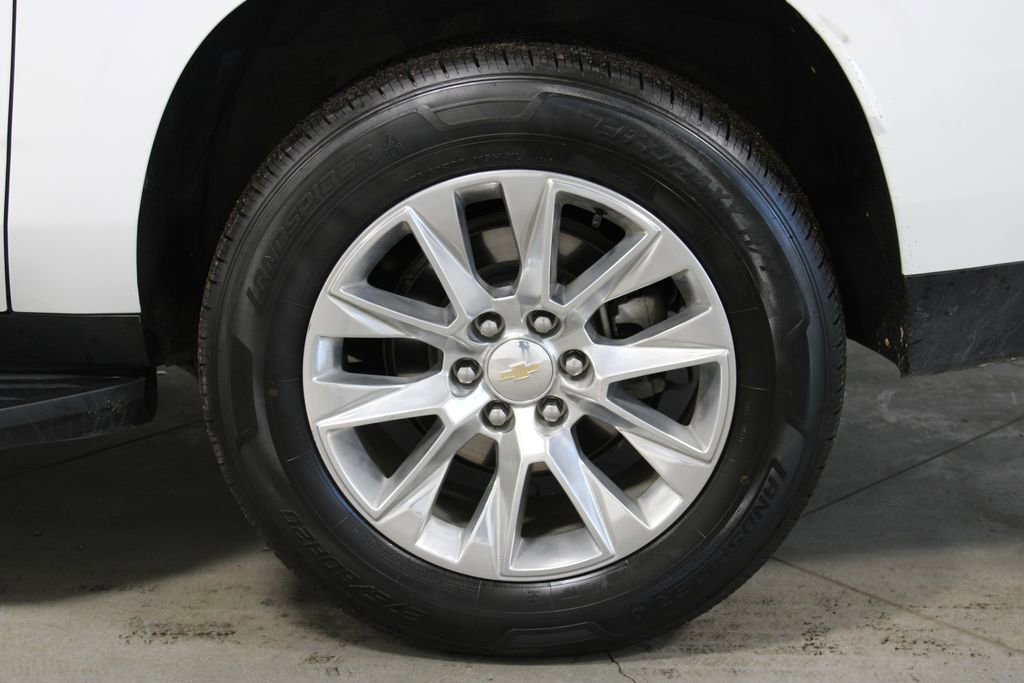 Used 2023 Chevrolet Suburban Premier image 21
