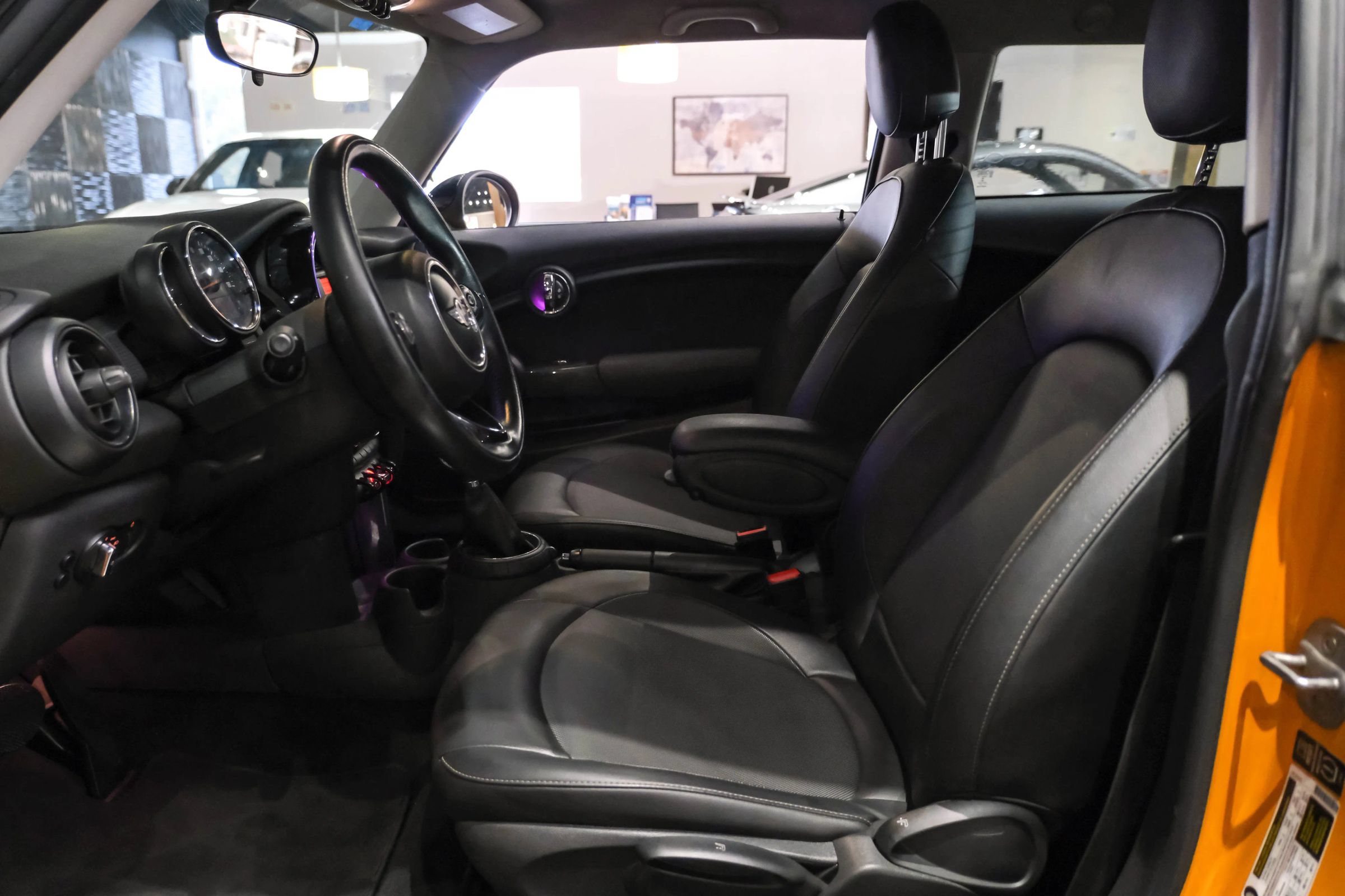 Used 2014 MINI Cooper 2-Door Hardtop FWD image 4