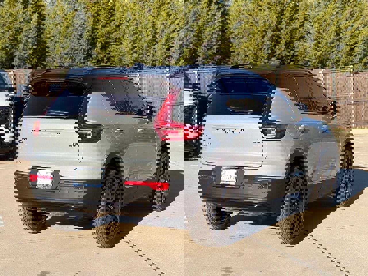 New 2026 Volvo XC40 B5 Ultra w/ Protection Package Premier image 5