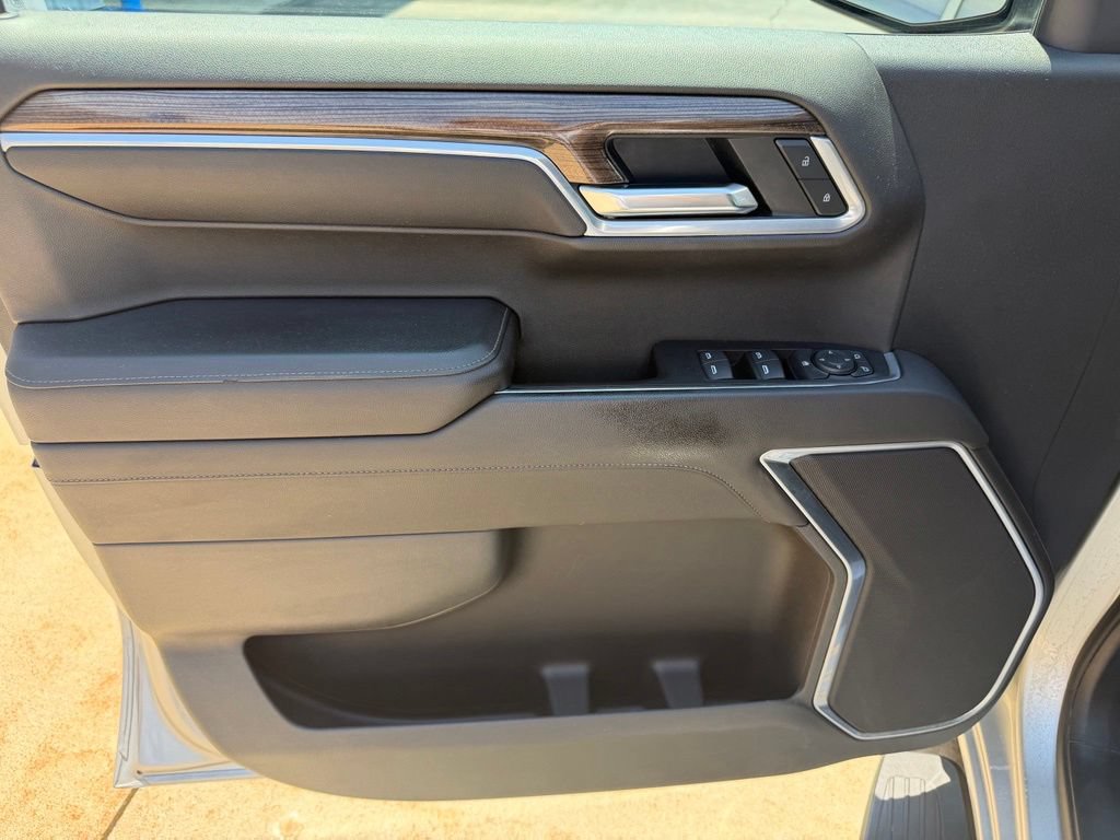Used 2022 Chevrolet Silverado 1500 LT AWD/4WD image 12
