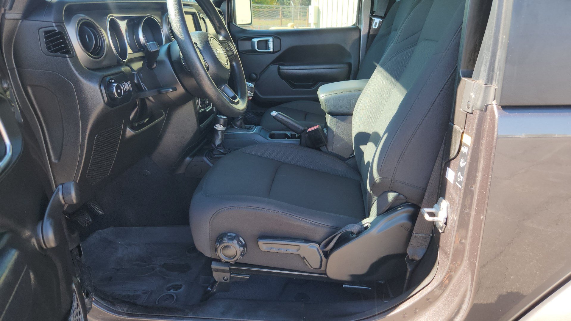 Used 2022 Jeep Wrangler Sport AWD/4WD image 18