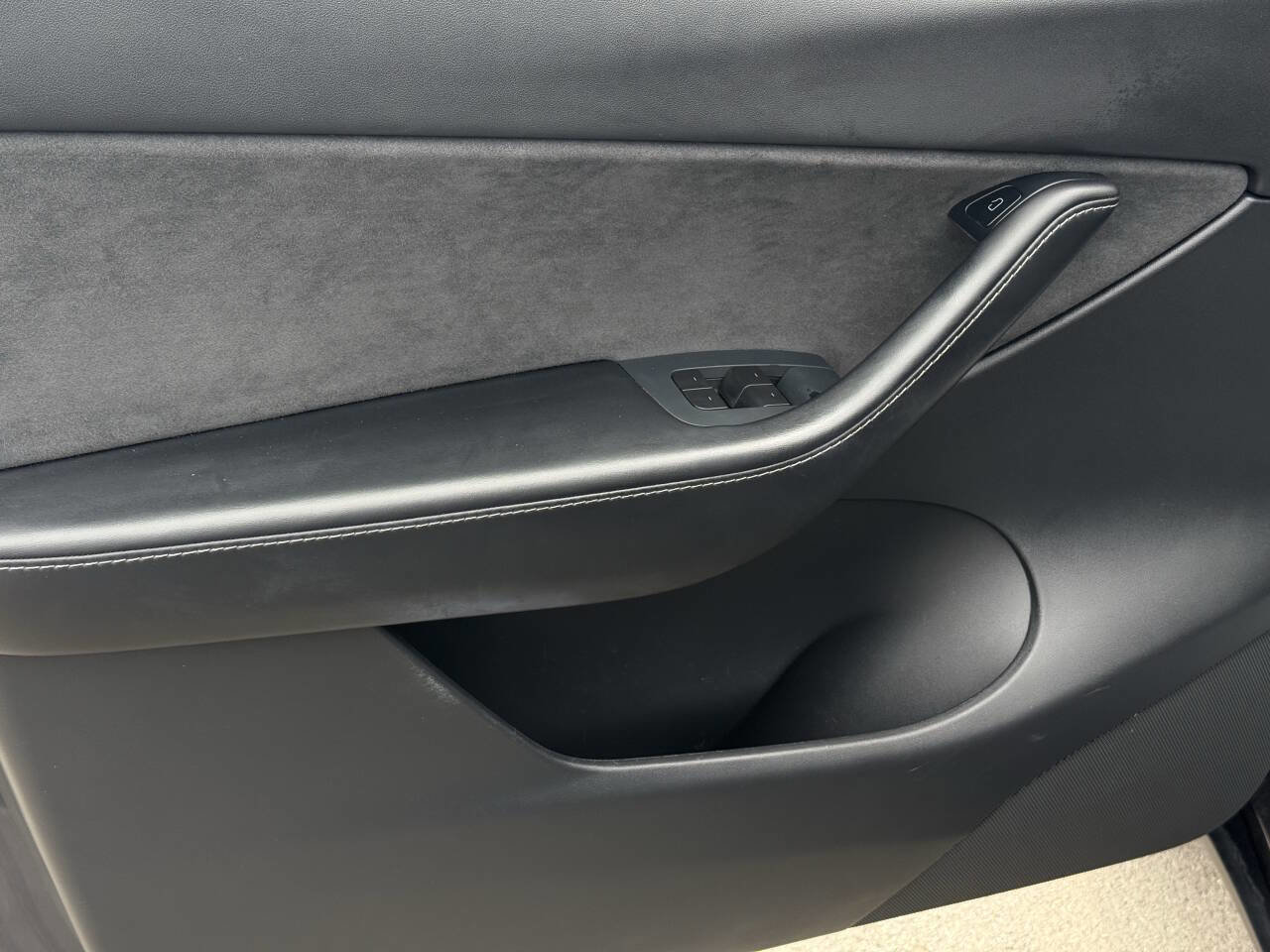 Used 2021 Tesla Model Y Long Range image 9