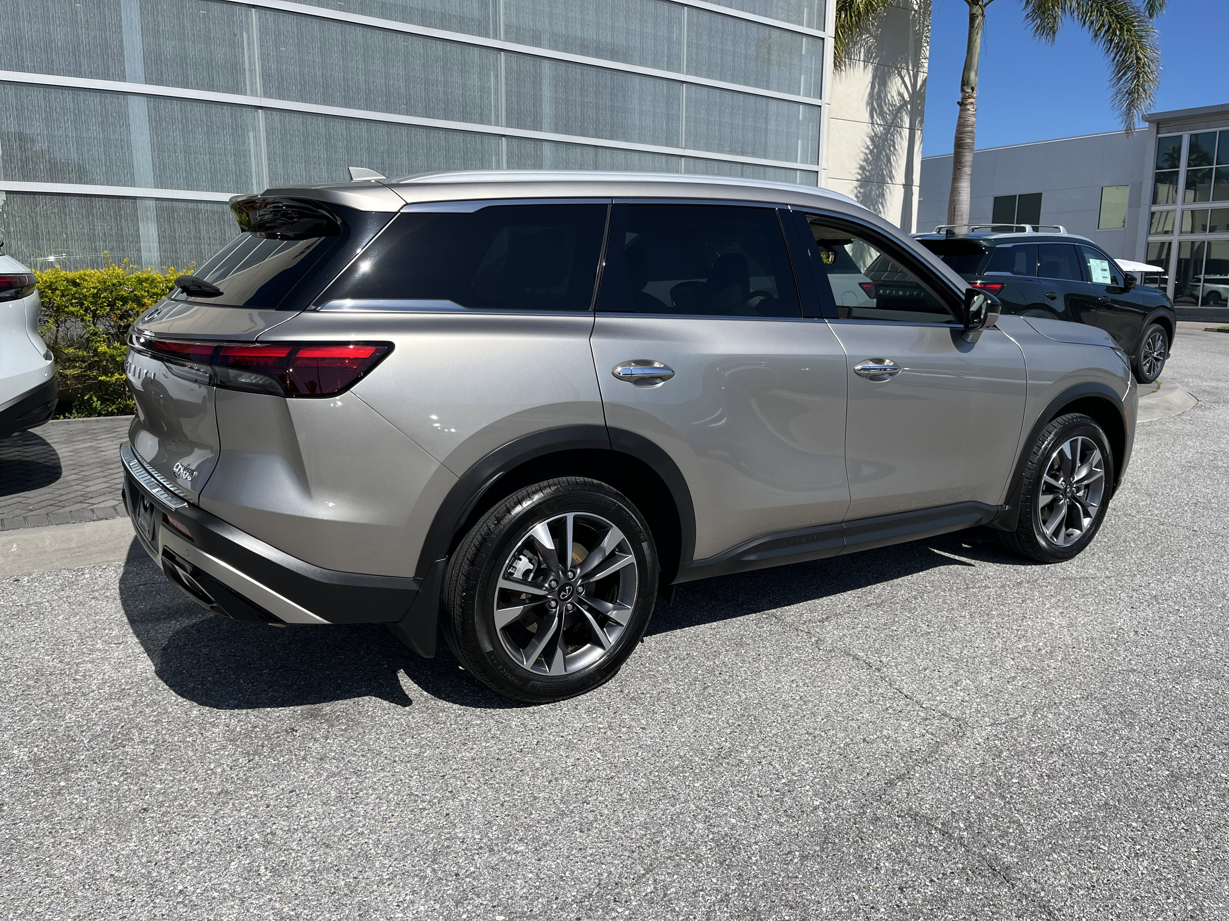 Certified 2023 INFINITI QX60 Luxe w/ Cargo Package AWD/4WD image 10
