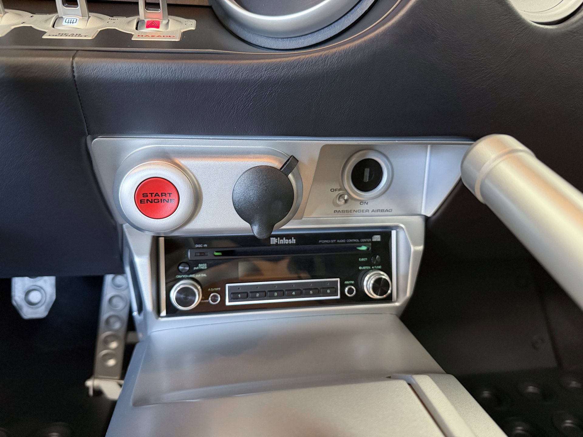 Used 2006 Ford GT image 24