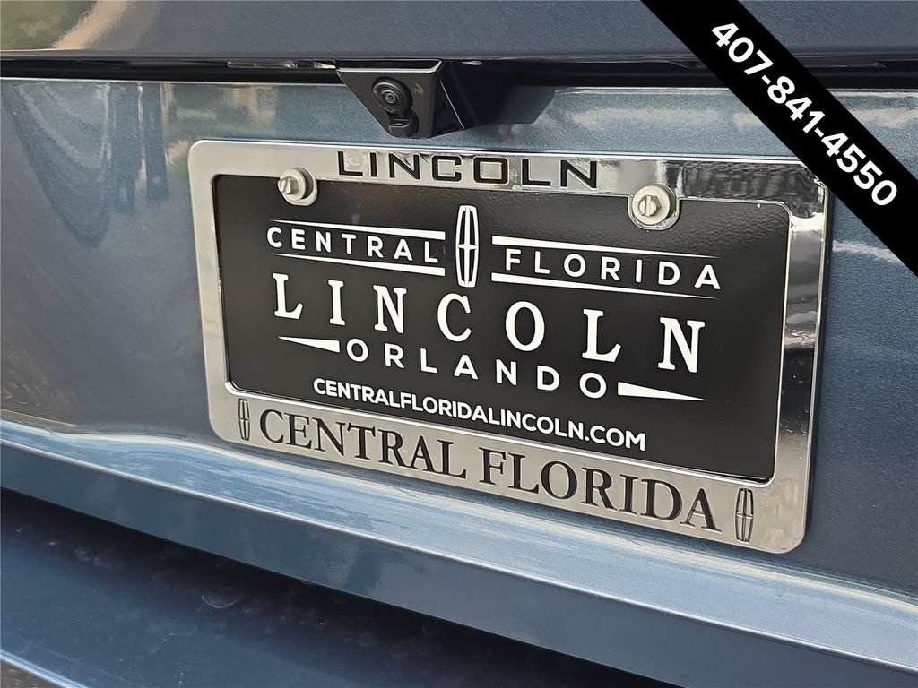 New 2027 Lincoln Navigator Premiere RWD image 5