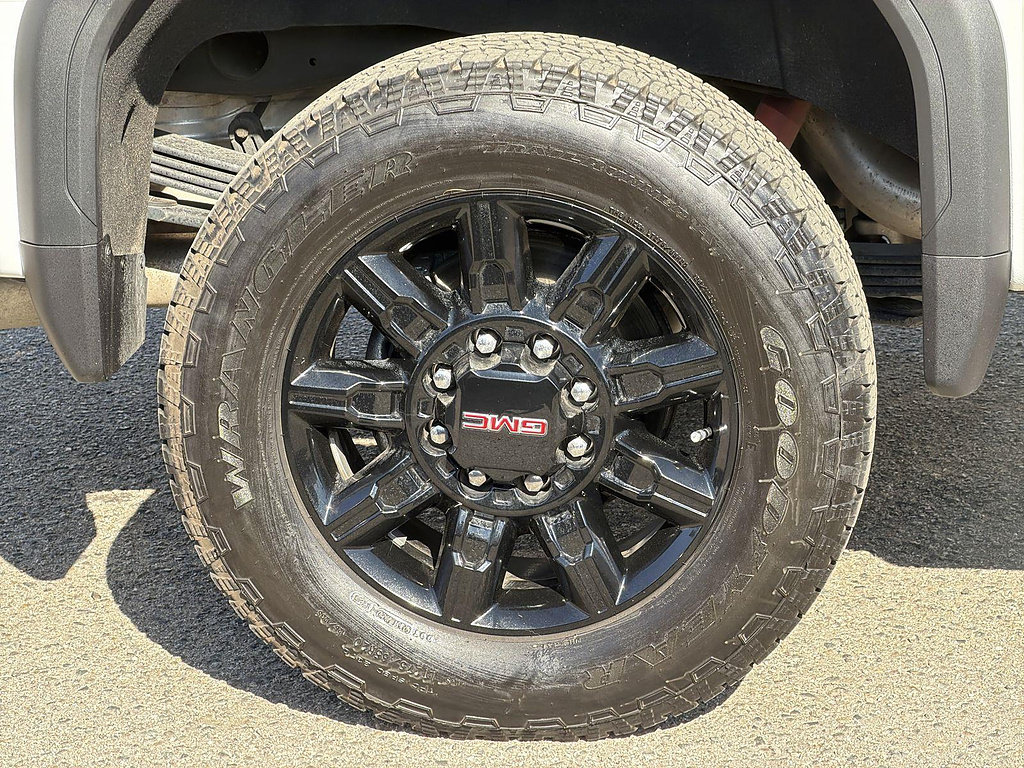 Used 2025 GMC Sierra 2500 AT4 AWD/4WD image 32