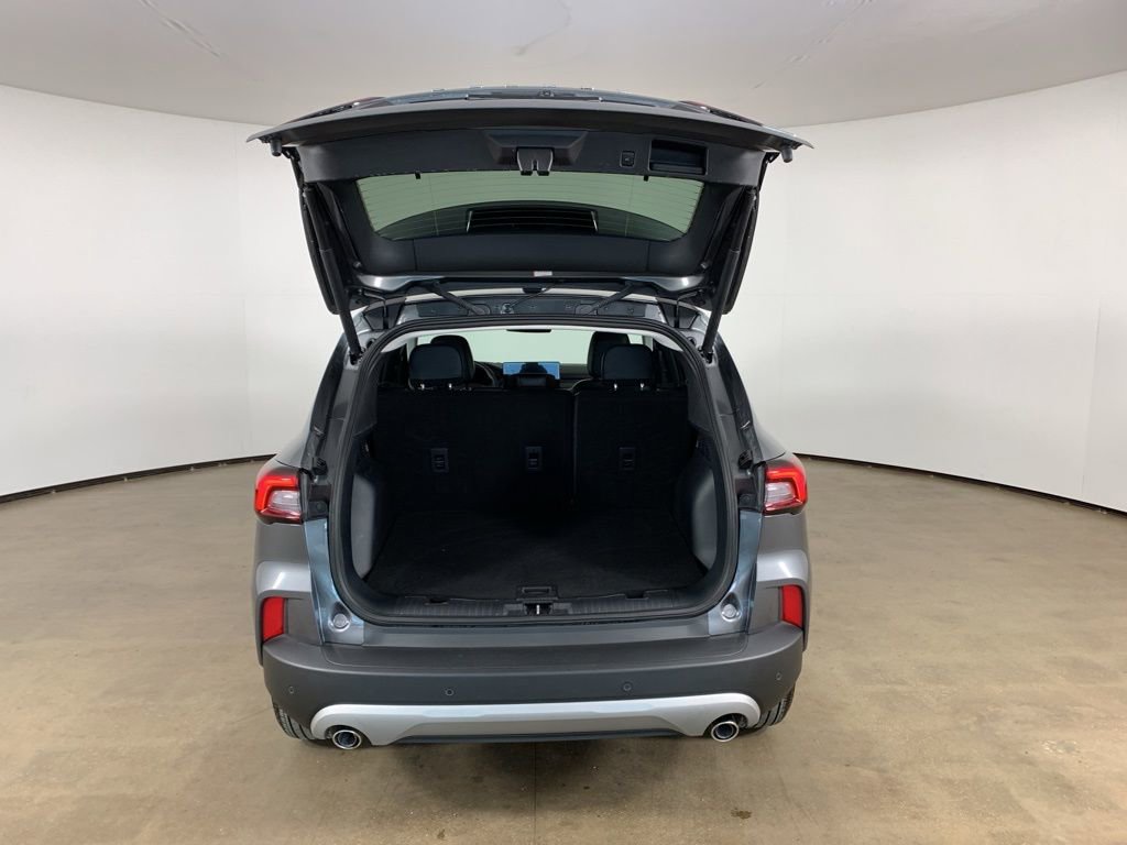 Used 2025 Ford Escape SE image 12