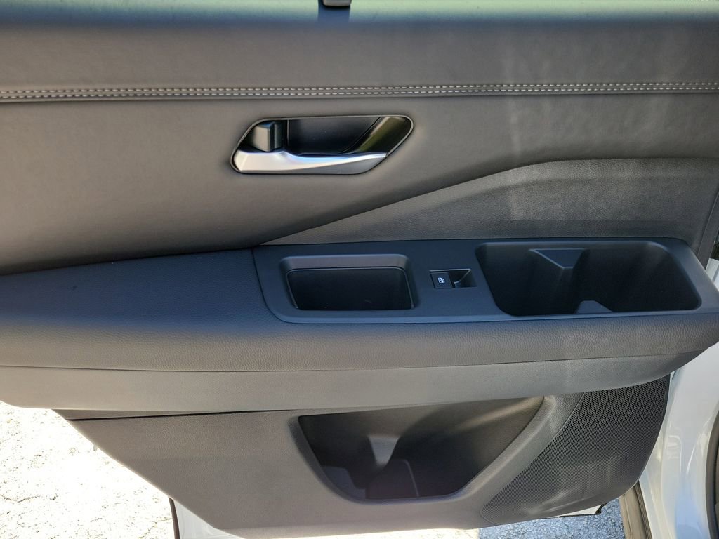 New 2026 Nissan Pathfinder Platinum image 12