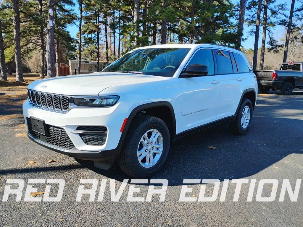 New 2025 Jeep Grand Cherokee Laredo w/ Trailer Tow Package