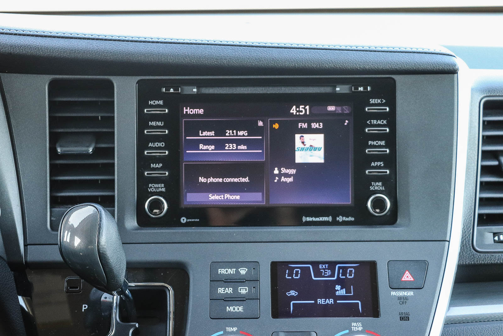 Used 2020 Toyota Sienna SE w/ Nightshade Edition FWD image 13