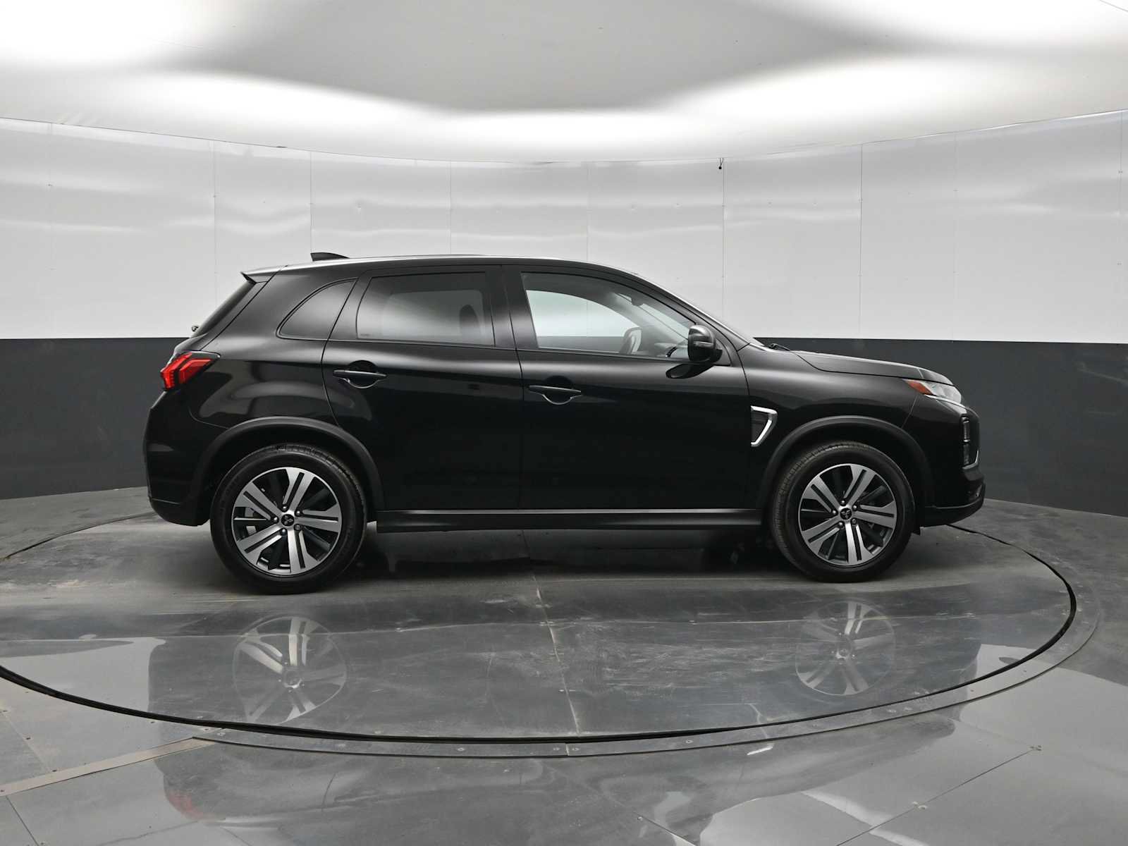Used 2022 Mitsubishi Outlander Sport SE FWD image 9