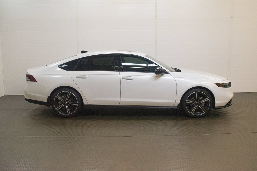 Used 2026 Honda Accord SE image 3