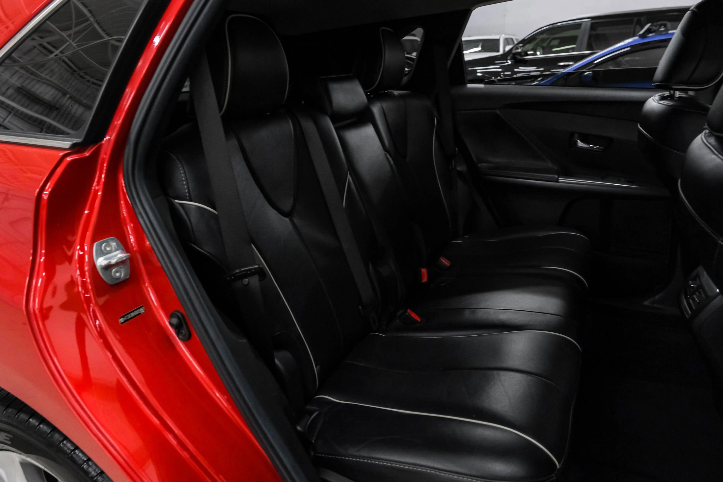 Used 2013 Toyota Venza XLE image 32
