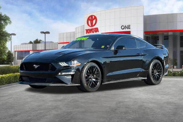 Used 2020 Ford Mustang GT Premium w/ GT Performance Package RWD image 9