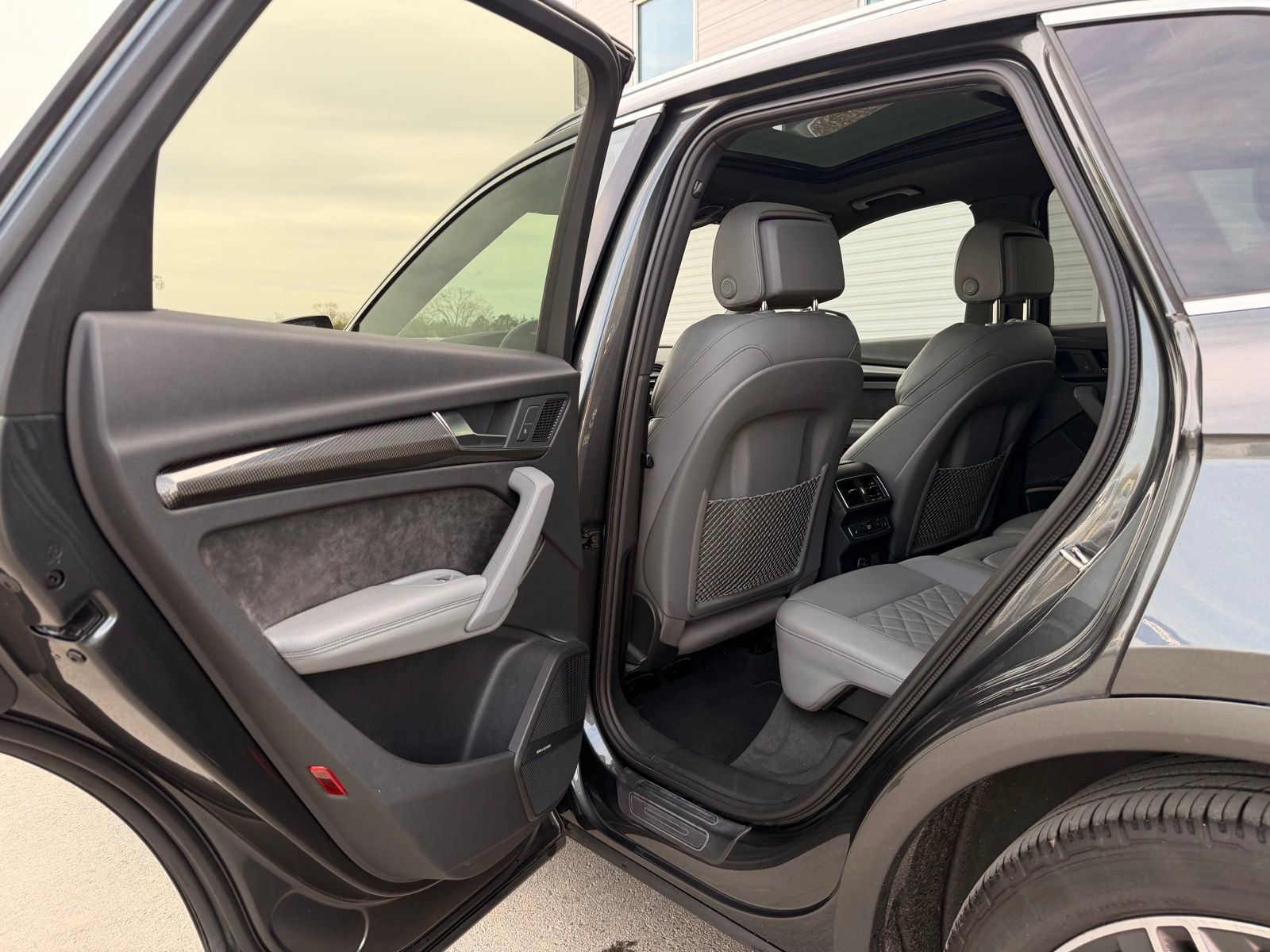 Used 2018 Audi SQ5 Prestige image 16