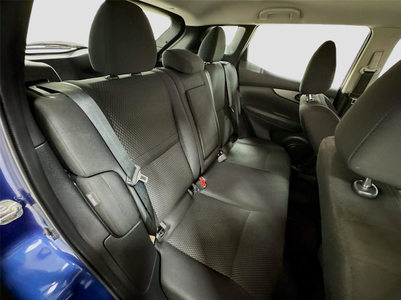 Used 2021 Nissan Rogue Sport S image 25