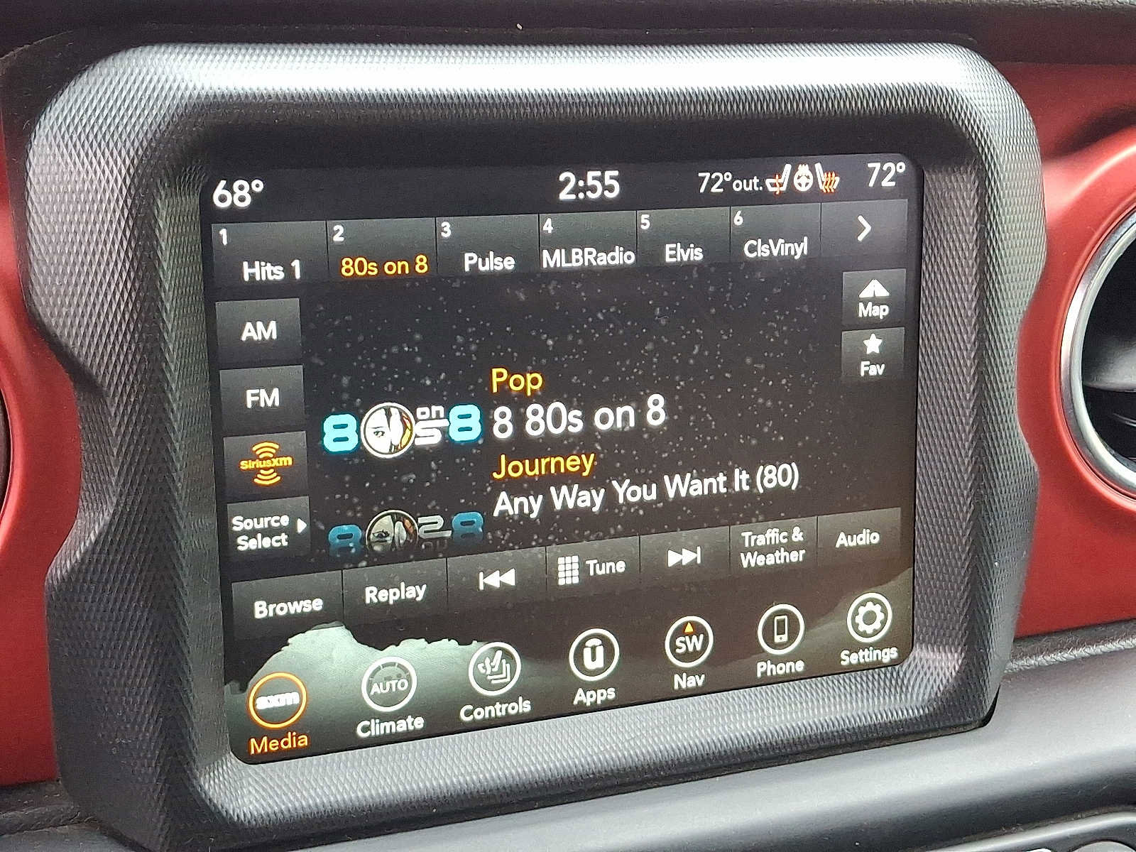 Used 2022 Jeep Wrangler Unlimited Rubicon w/ Cold Weather Group image 18