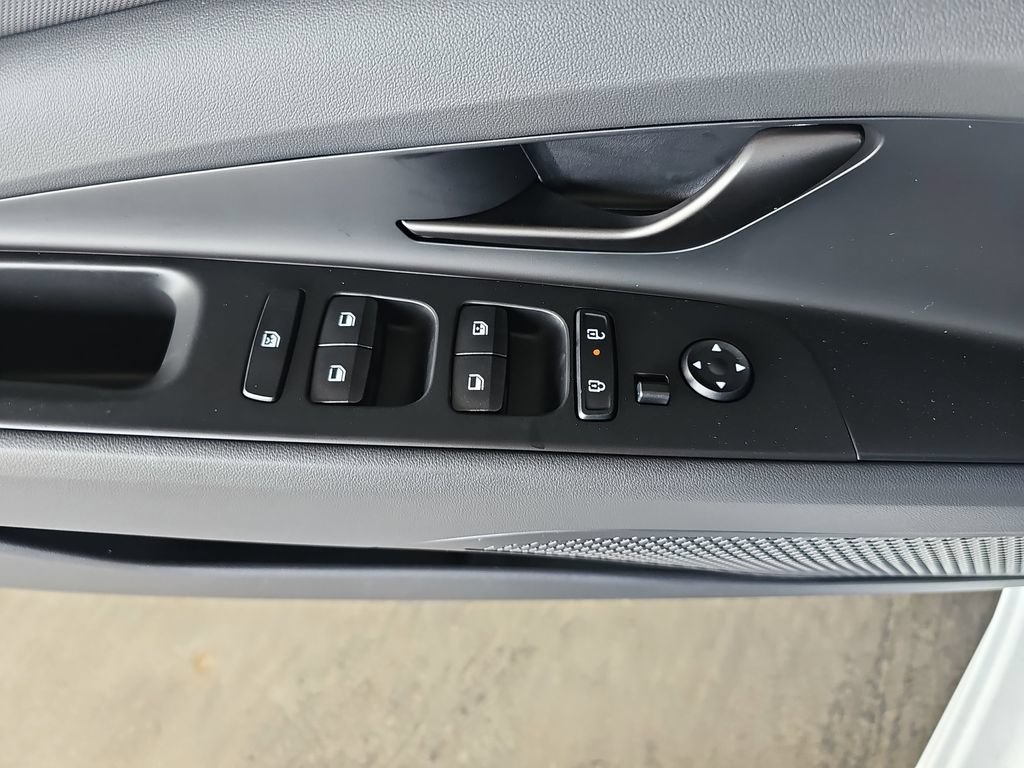 New 2026 Hyundai Elantra SEL Sport Premium FWD image 29