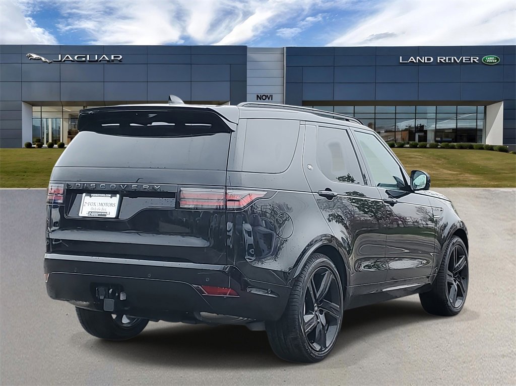 New 2025 Land Rover Discovery Dynamic SE image 3