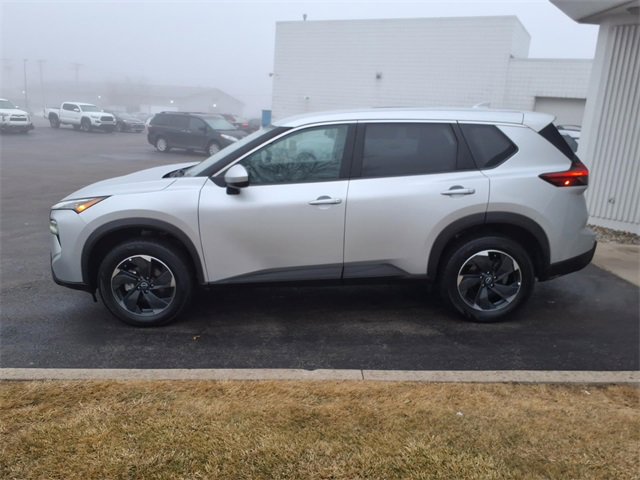 Used 2024 Nissan Rogue SV image 17