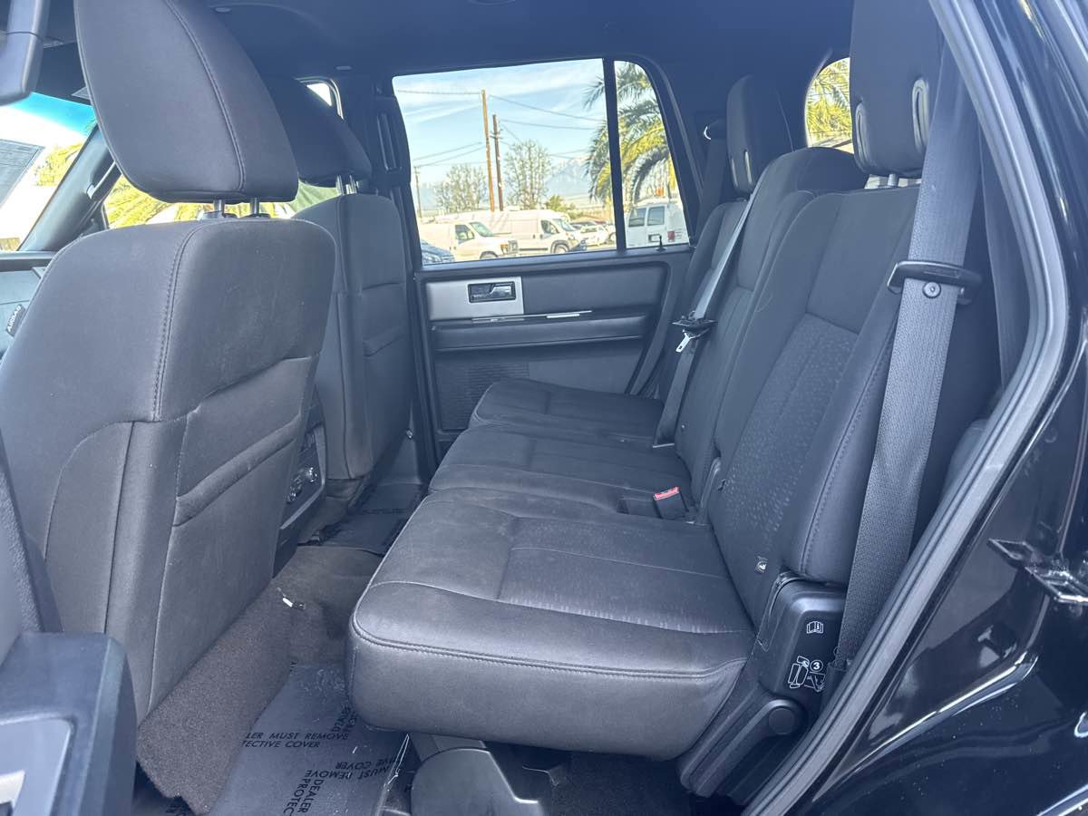 Used 2017 Ford Expedition XLT image 18