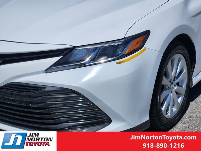 Used 2019 Toyota Camry LE FWD image 11