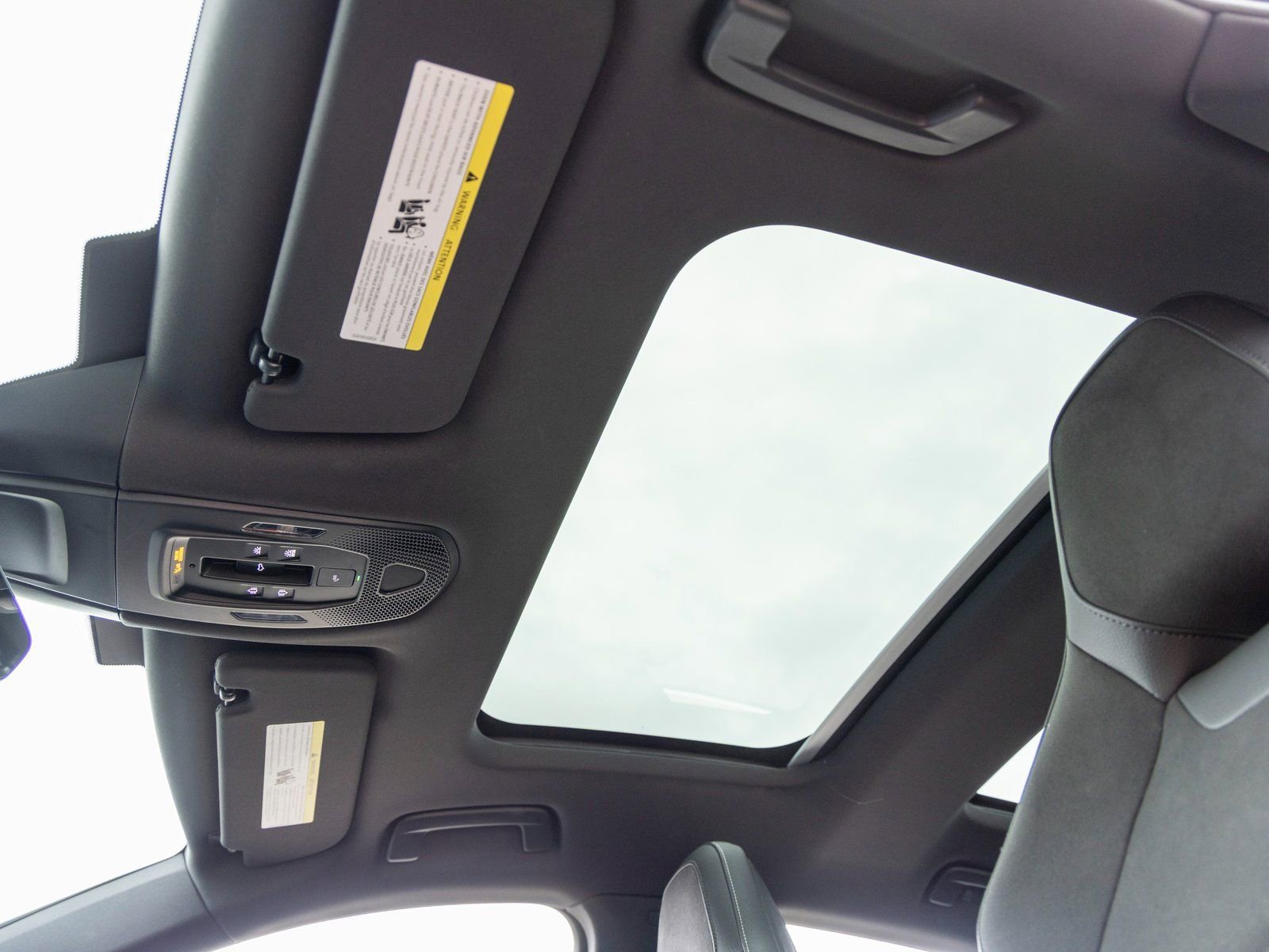 Certified 2025 Porsche Panamera 4 image 28