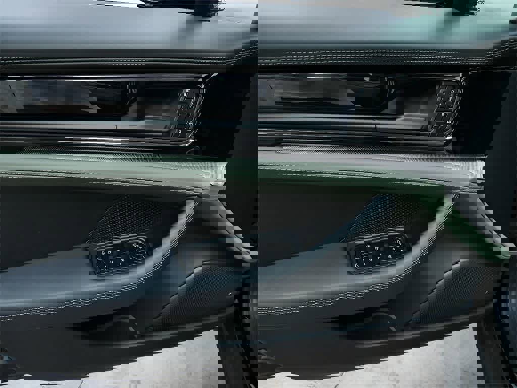 New 2025 Porsche Panamera 4 image 11