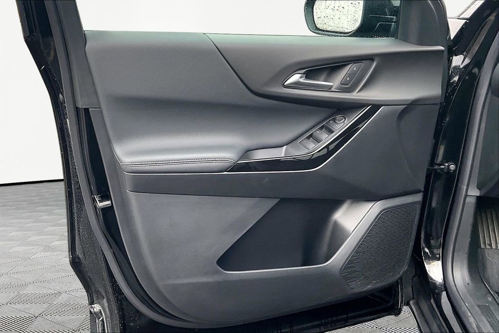 Used 2026 Chevrolet Equinox LT w/ LPO, Floor Liner Package FWD image 23