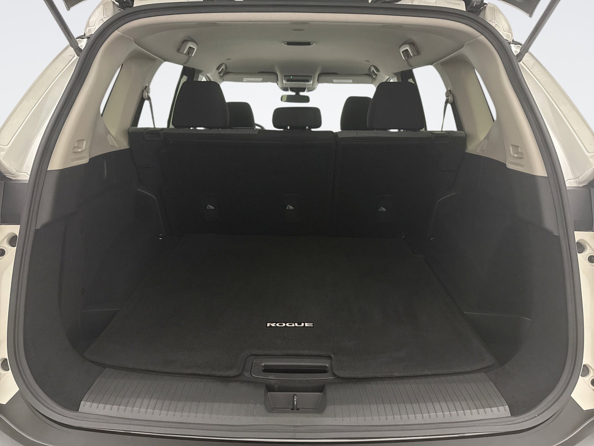 Used 2023 Nissan Rogue SV image 19