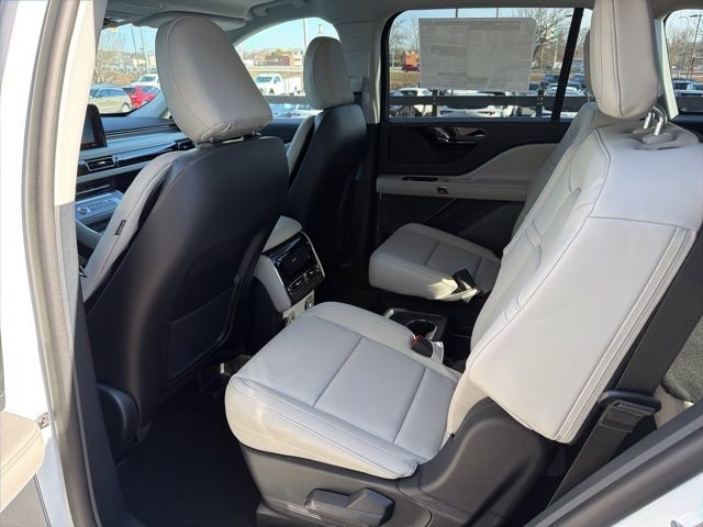 New 2026 Lincoln Aviator AWD image 8