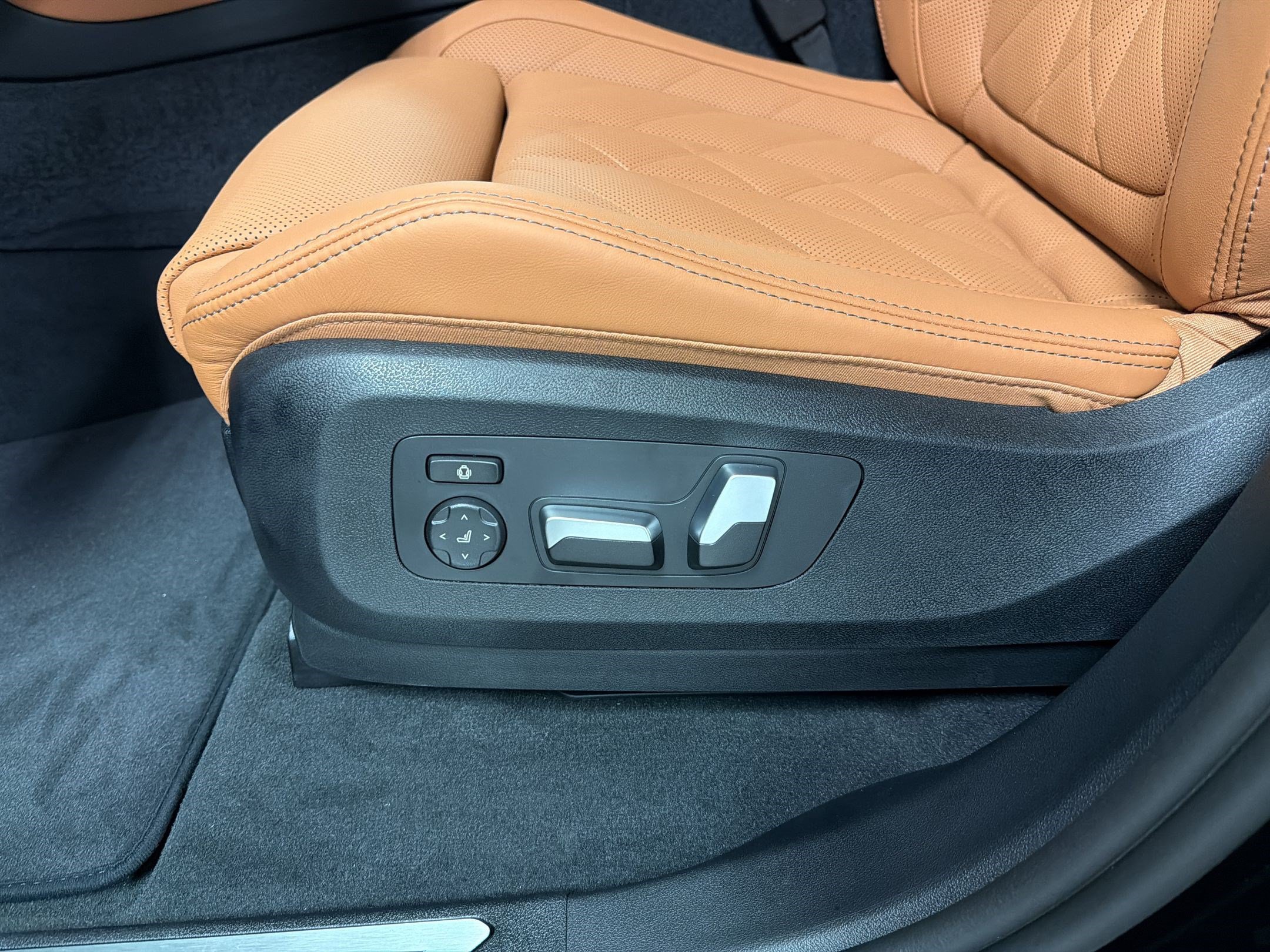 New 2026 BMW X5 sDrive40i w/ Premium Package RWD image 14