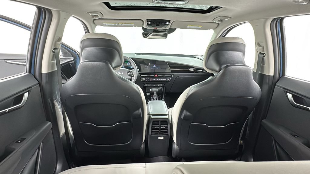 New 2025 Kia Niro EX Touring image 17