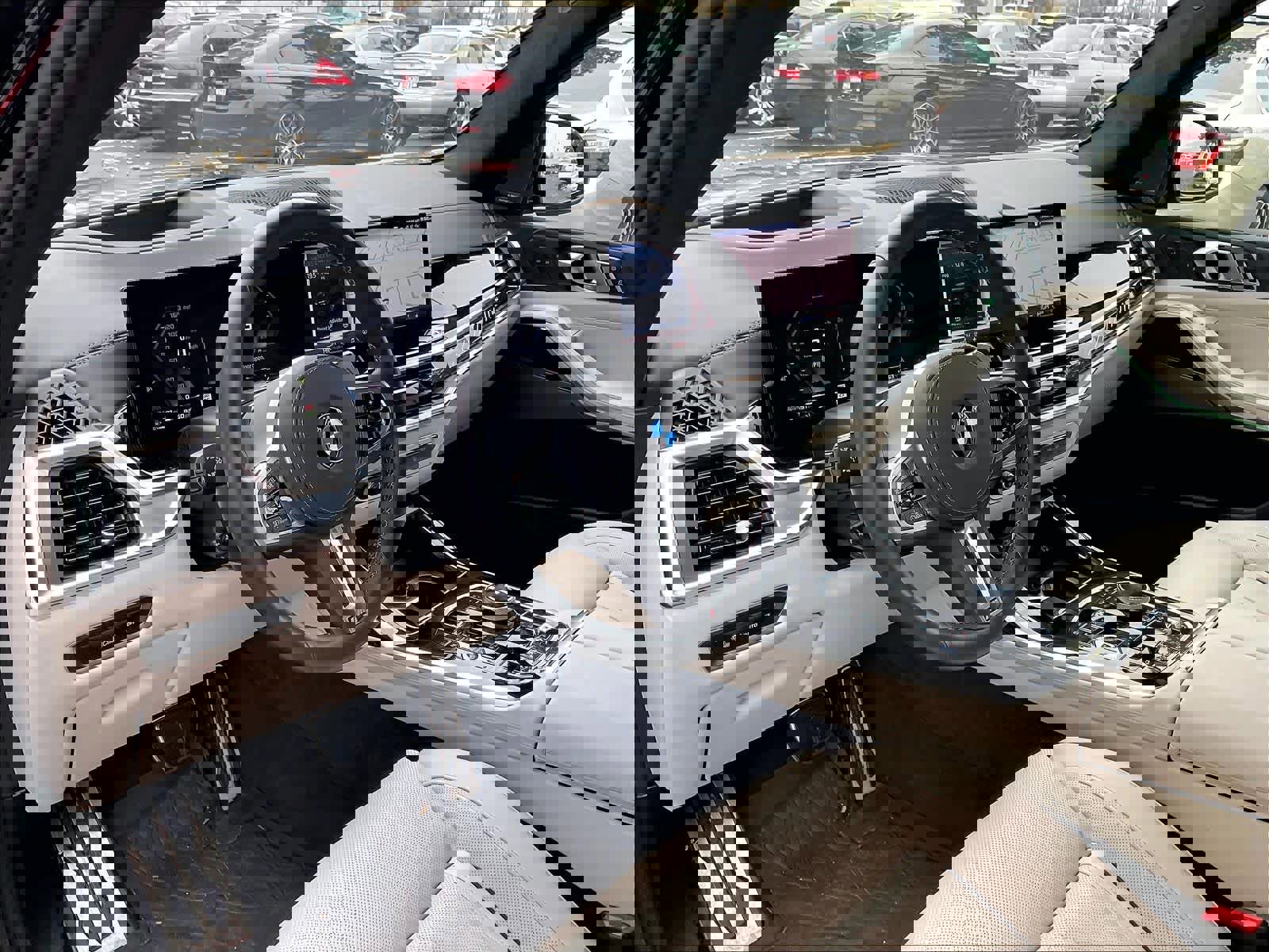 Used 2025 BMW X7 M60i image 15