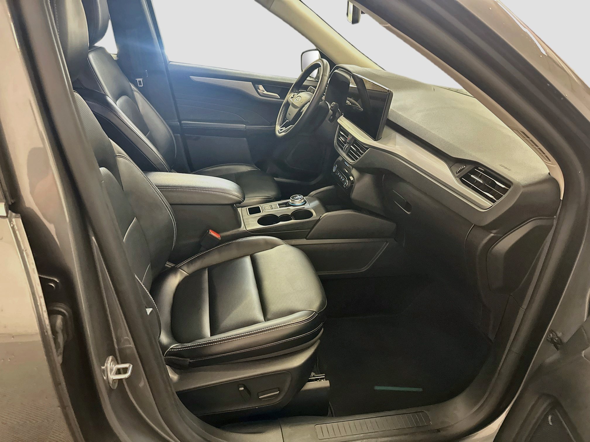 Used 2025 Ford Escape Platinum AWD/4WD image 34