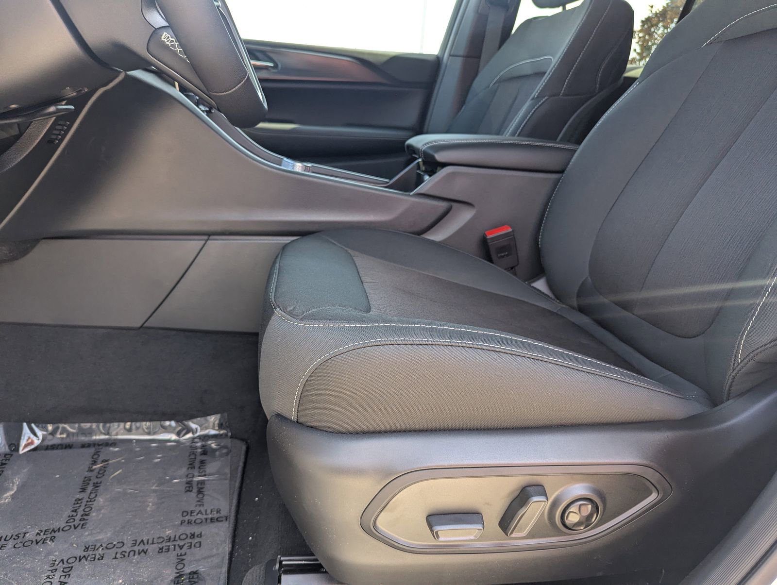 New 2026 Jeep Grand Cherokee Laredo X image 12