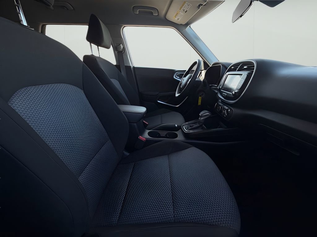 Used 2023 Kia Soul LX w/ Option Group 015 image 32