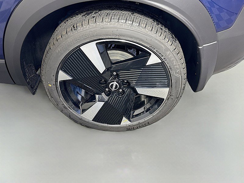 New 2026 Nissan Kicks SR w/ Cold Weather Package image 29