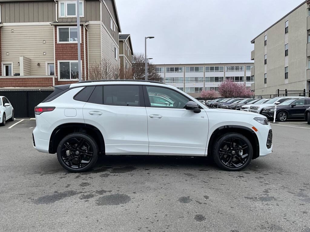 New 2026 Volkswagen Tiguan SE R-Line AWD/4WD image 9