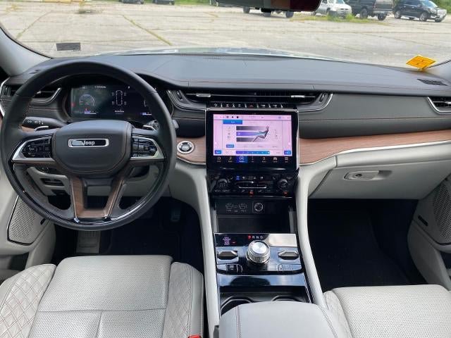 Used 2023 Jeep Grand Cherokee L Summit w/ Advanced Protech Group IV AWD/4WD image 11