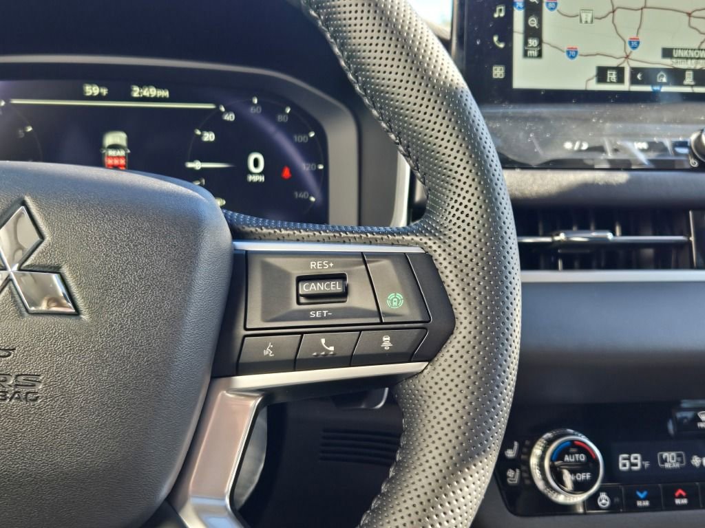 New 2025 Mitsubishi Outlander SEL image 32