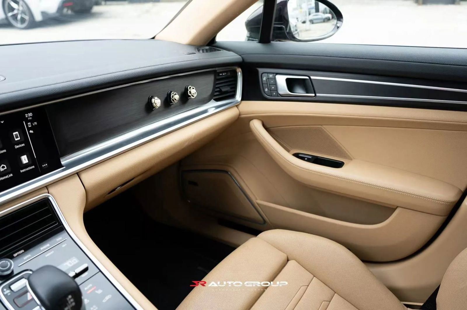 Used 2023 Porsche Panamera 4 Platinum Edition AWD/4WD image 11